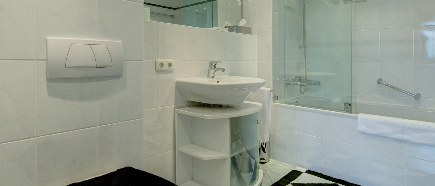 квартира-галерея München Moosach 02 ванная комната 8607