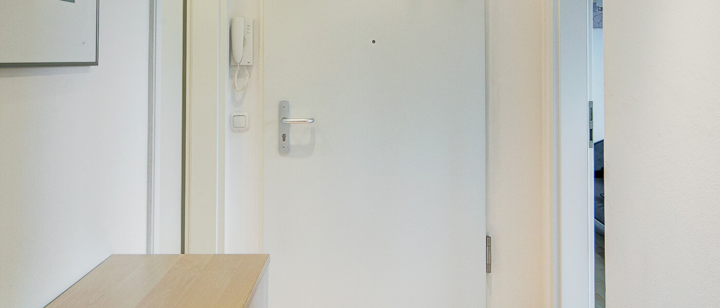 квартира-галерея München Moosach 02 коридор 8607