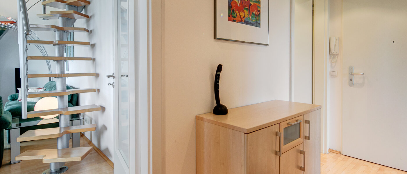 квартира-галерея München Moosach 03 коридор 8607