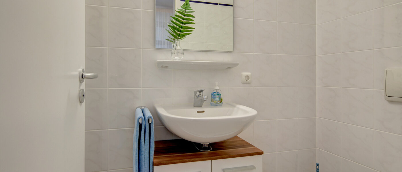 квартира München Maxvorstadt - Universitätsviertel 01 гостевой туалет 8629