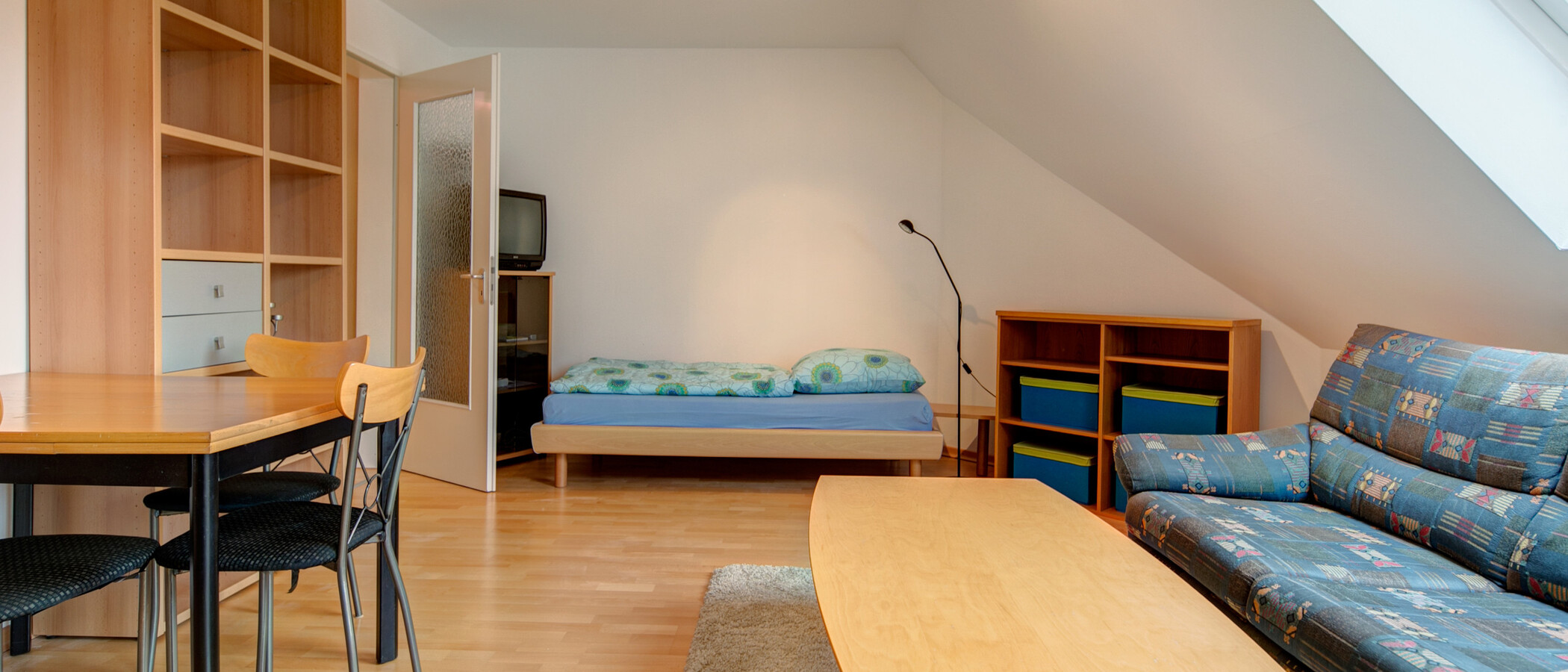 мансардная квартира München Moosach 04 гостиная 8631