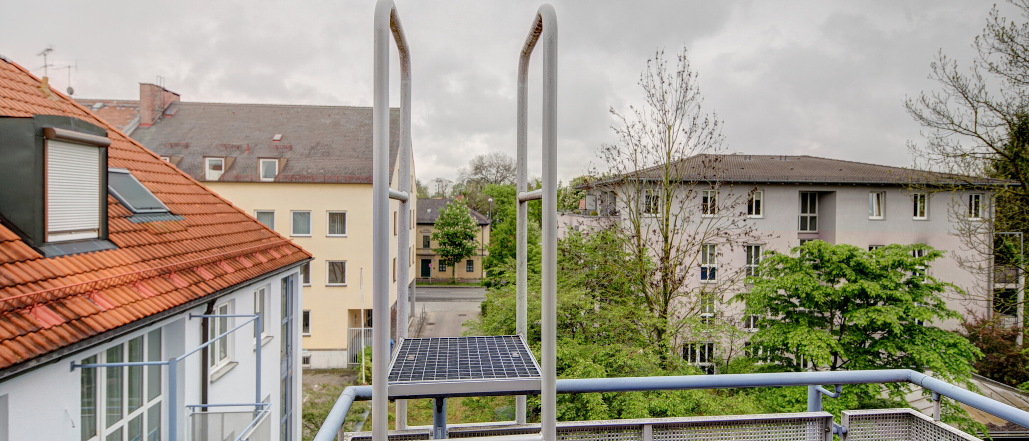 мансардная квартира München Moosach 02 вид из окна 8631