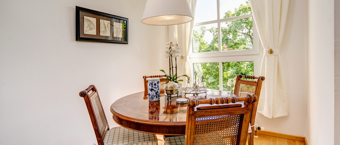 двухэтажная квартира München Nymphenburg 01 столовая 8639