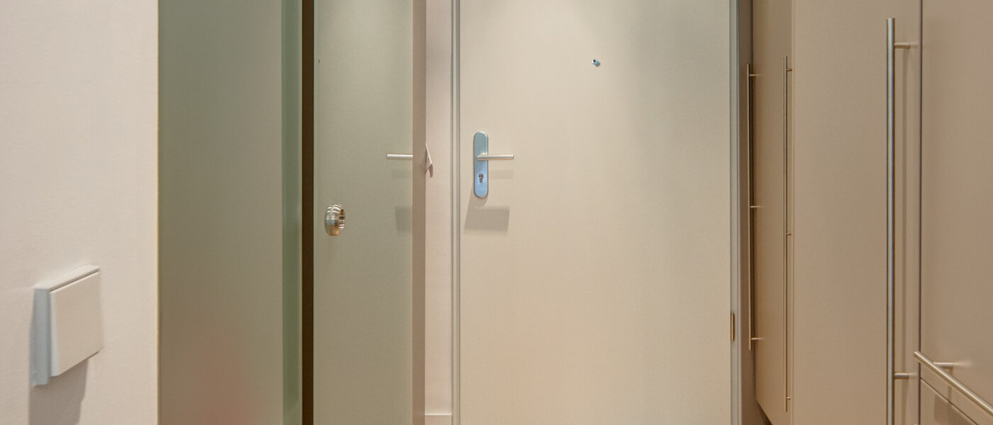 квартира München Bogenhausen 01 коридор 8661