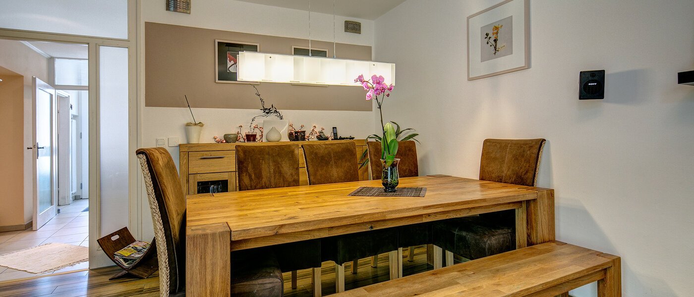 дом München Waldtrudering 01 столовая 8754