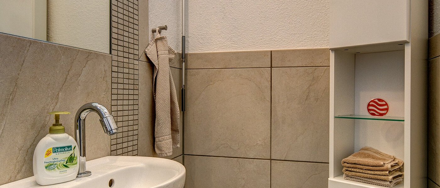 дом München Waldtrudering 01 гостевой туалет 8754