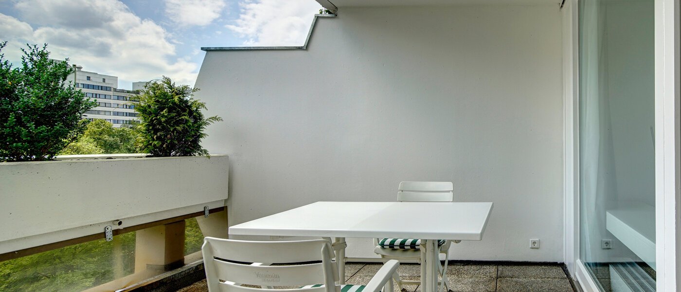 квартира München Olympiadorf 01 балкон 8757