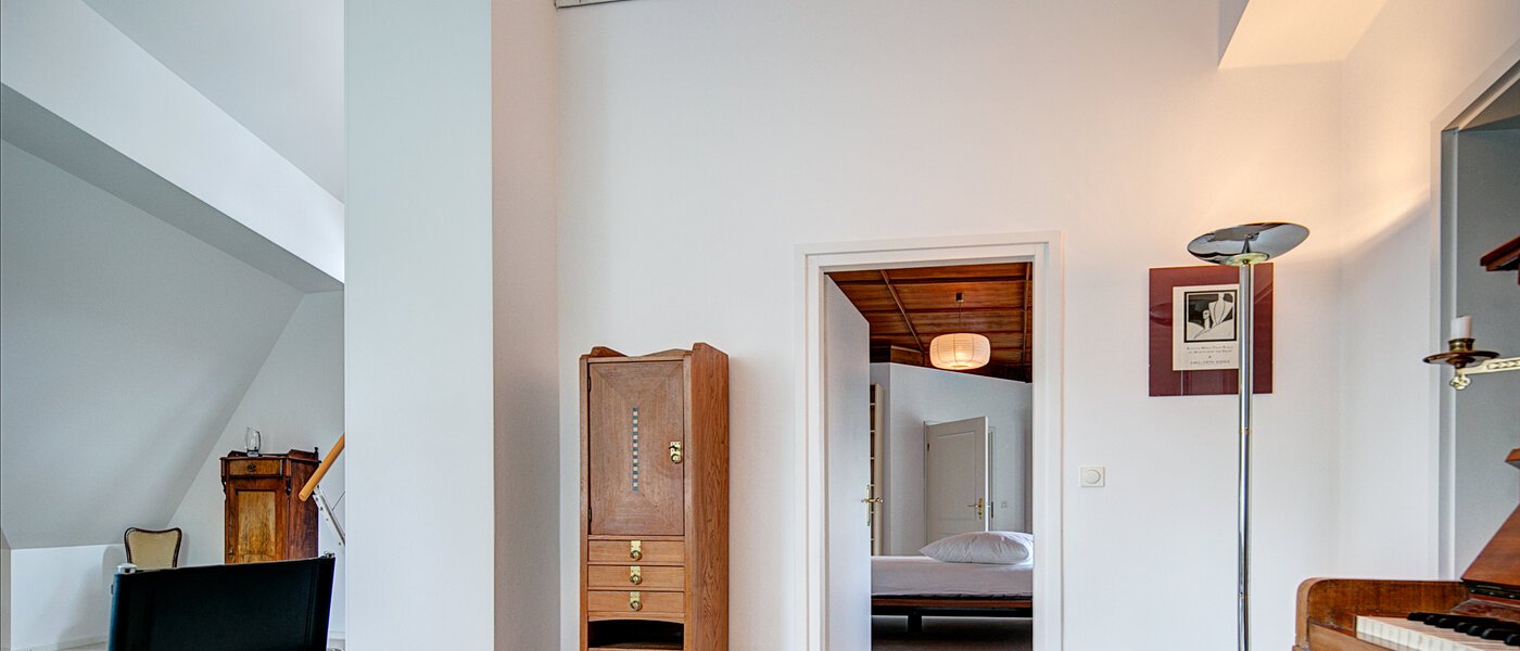 мансардная квартира München Solln 05 гостиная 8785