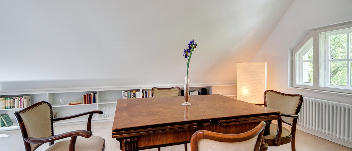 мансардная квартира München Solln 02 столовая 8785