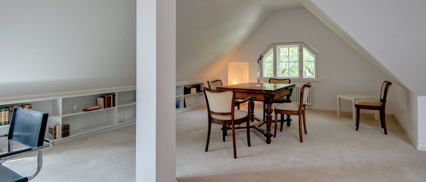 мансардная квартира München Solln 03 столовая 8785