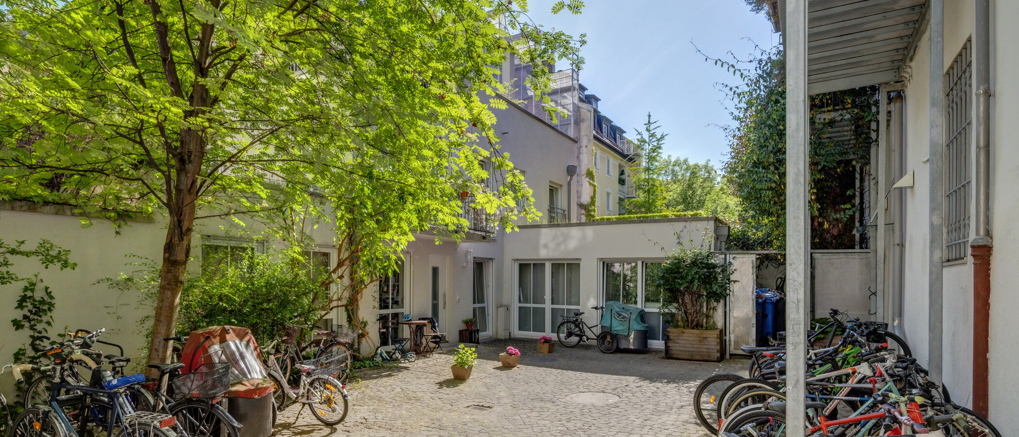 квартира München Maxvorstadt - Universitätsviertel 01 внутренний двор  8789