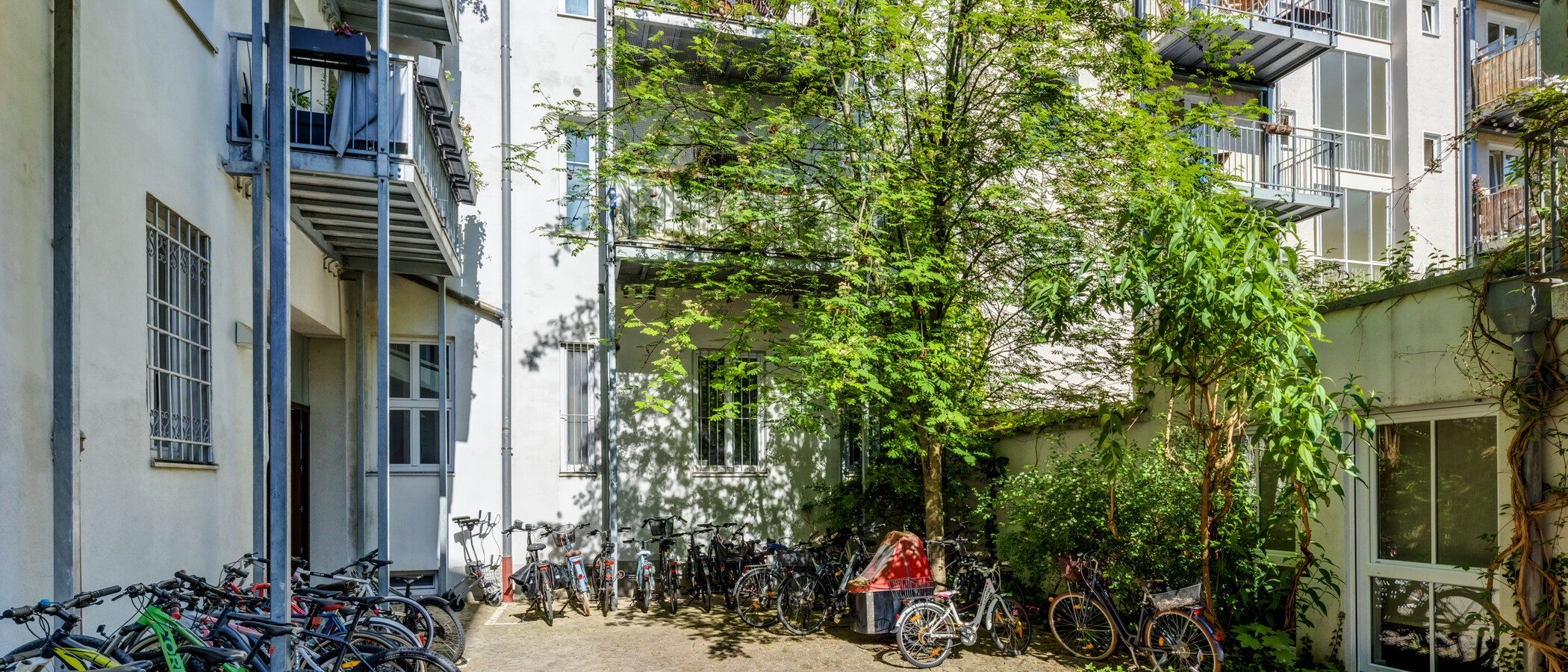 квартира München Maxvorstadt - Universitätsviertel 02 внутренний двор  8789