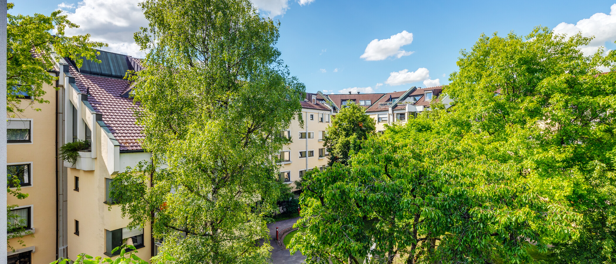квартира München Bogenhausen 02 вид из окна 8796