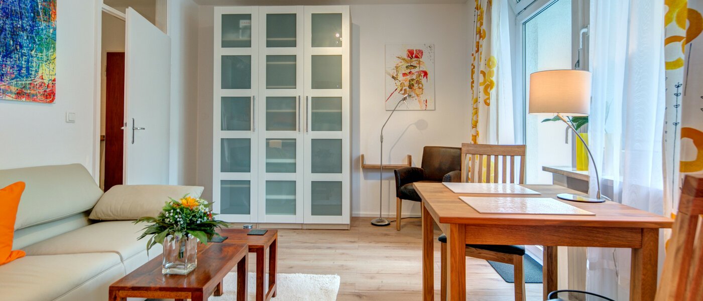 квартира München Schwabing-West (rund um den Hohenzollernplatz) 02 гостиная 8843