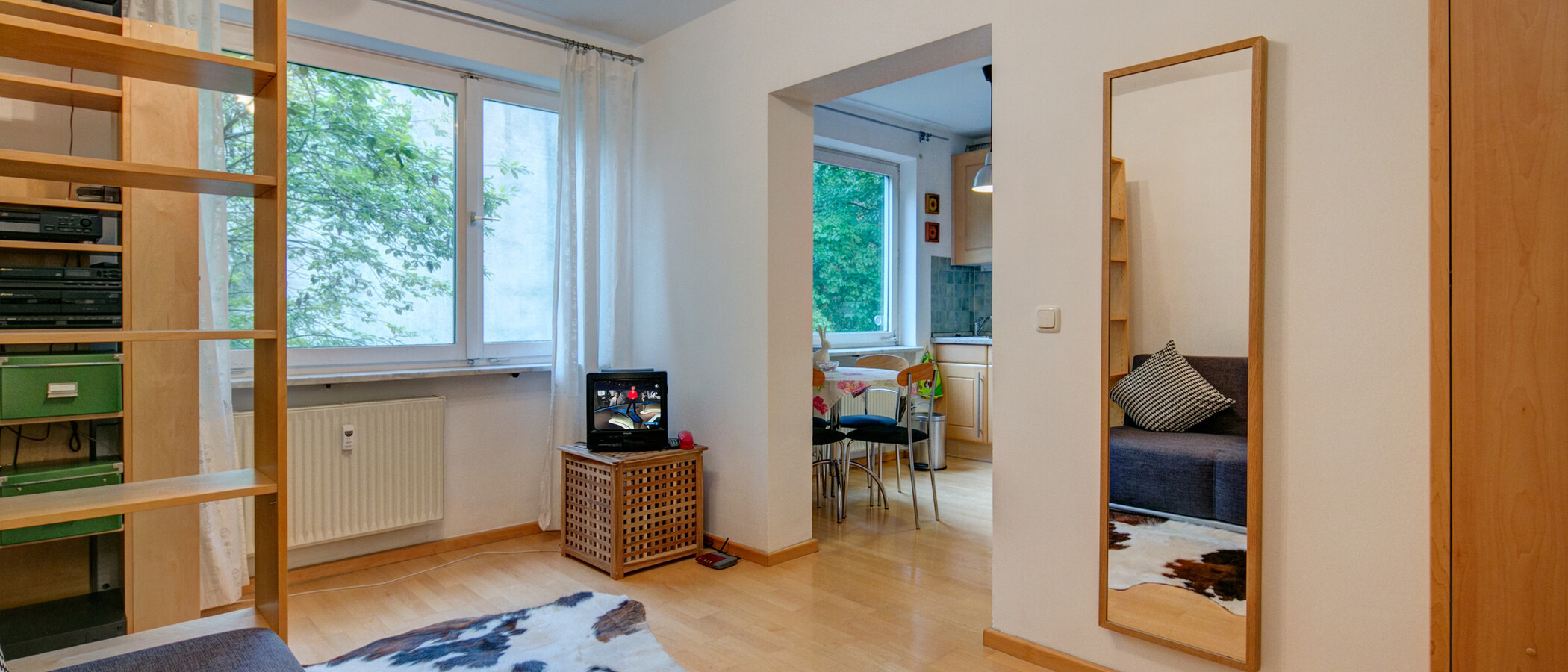 квартира München Schwabing-Nord (zw. Leopoldstraße & Englischen Garten) 02 гостиная 8870