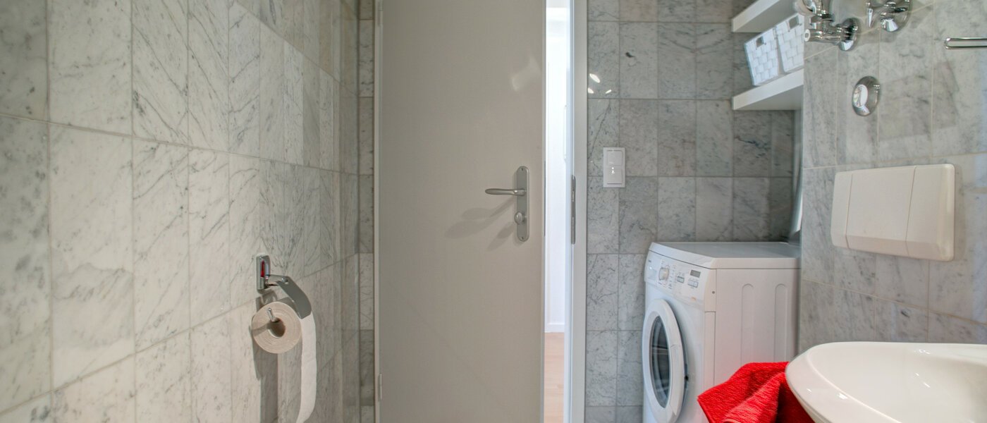 квартира München Schwabing (rechts der Leopoldstraße) 02 ванная комната 8974