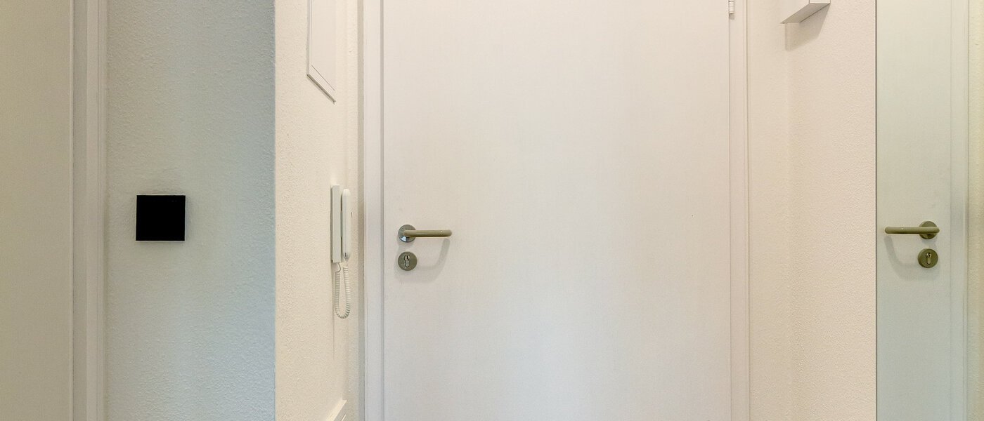 квартира с садом Neufahrn b. Freising 01 коридор 8976