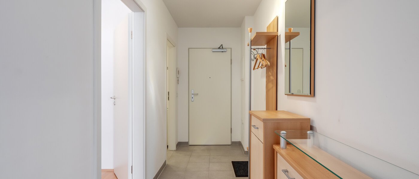 квартира München Neuhausen 01 коридор 8994