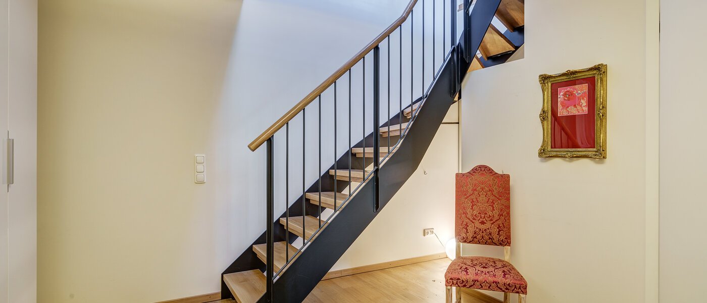 мансардная квартира München Altstadt 05 коридор 9009