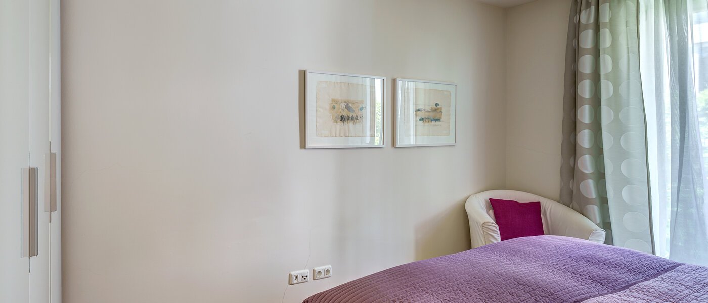 мансардная квартира München Altstadt 03 спальная комната 9009