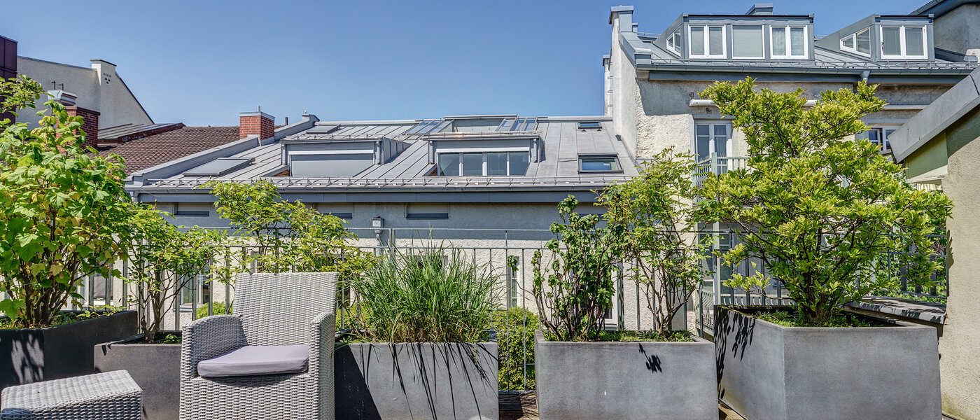 мансардная квартира München Altstadt 02 терраса с крышей 9009