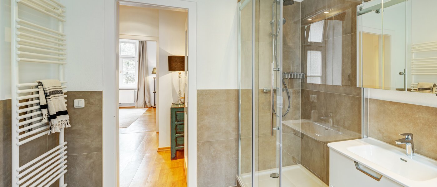 квартира München Schwabing-West (rund um den Hohenzollernplatz) 02 ванная комната 9021