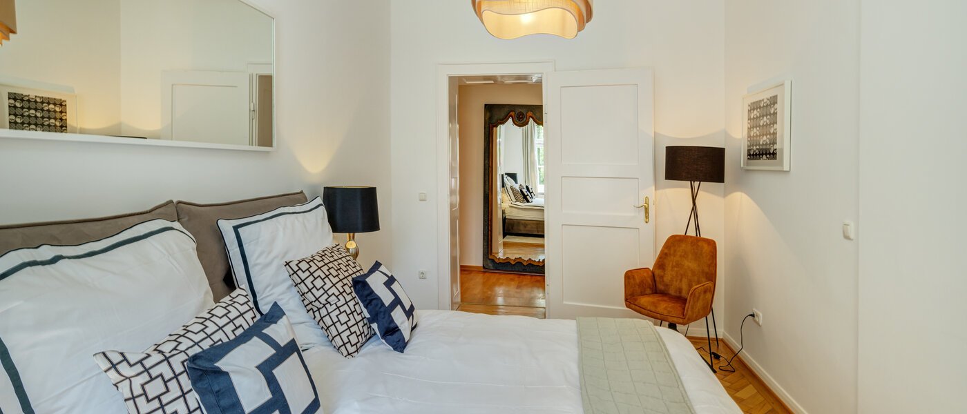 квартира München Schwabing-West (rund um den Hohenzollernplatz) 03 спальная комната 9021