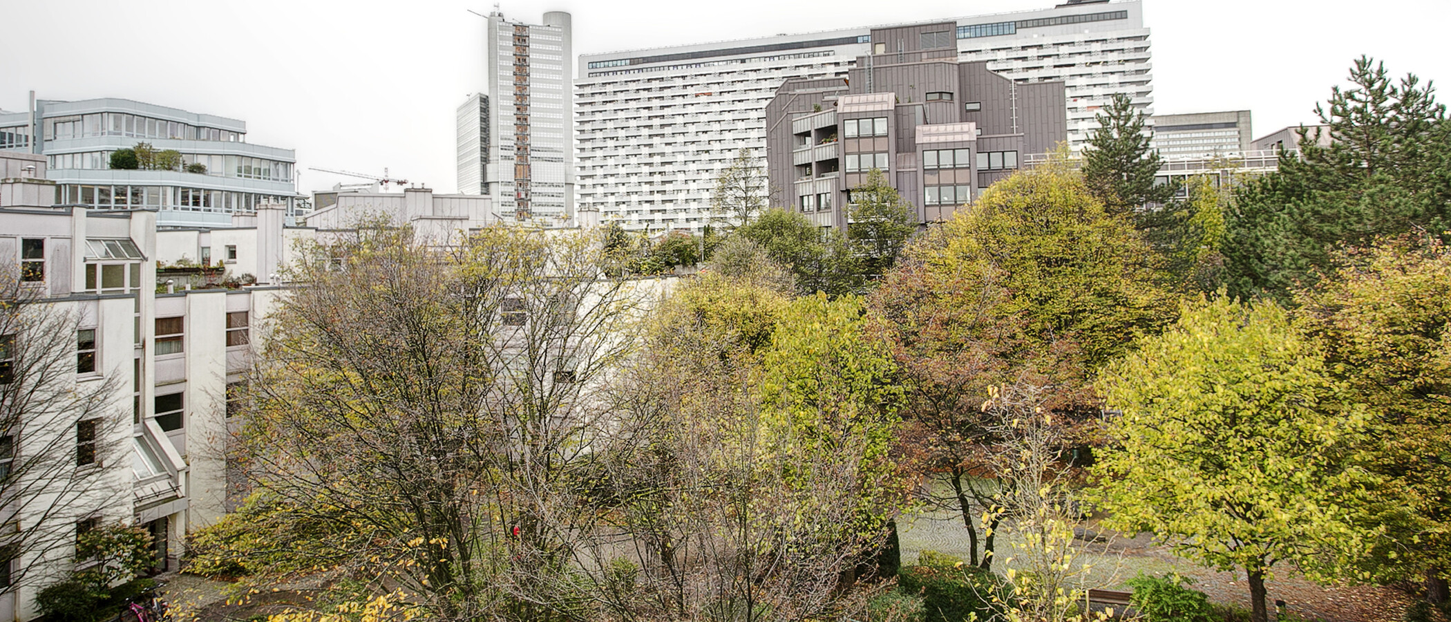 мансардная квартира München Arabellapark 05 вид из окна 9024