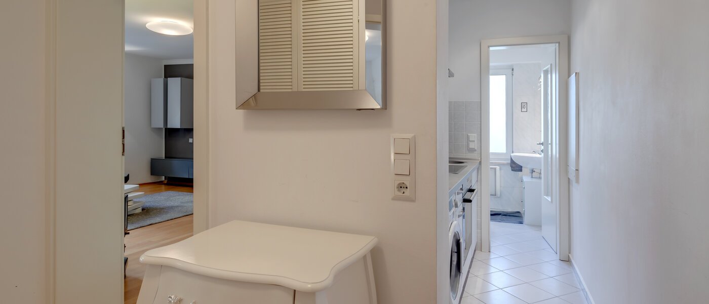 квартира München Schwabing-Nord (zw. Leopoldstraße & Englischen Garten) 01 коридор 9063