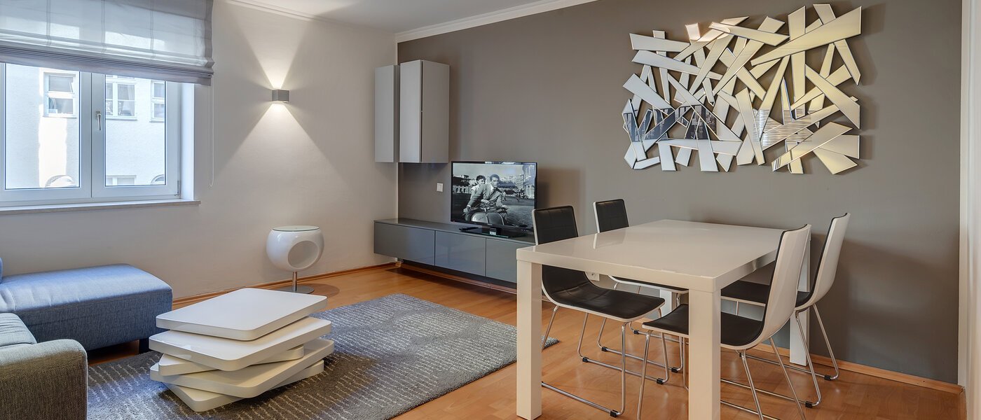 квартира München Schwabing-Nord (zw. Leopoldstraße & Englischen Garten) 01 гостиная 9063