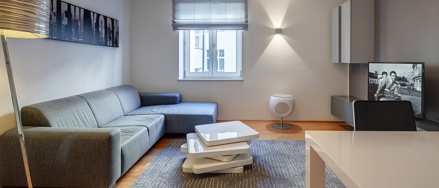 квартира München Schwabing-Nord (zw. Leopoldstraße & Englischen Garten) 02 гостиная 9063