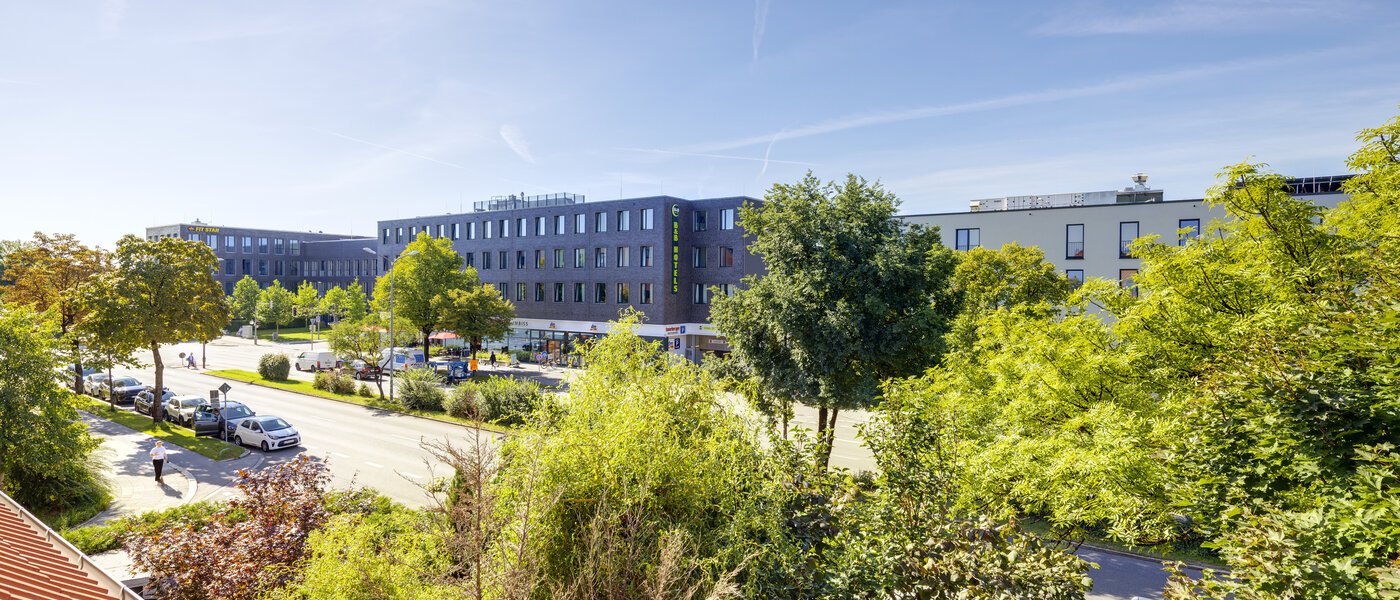 мансардная квартира München Trudering 01 вид из окна 9072