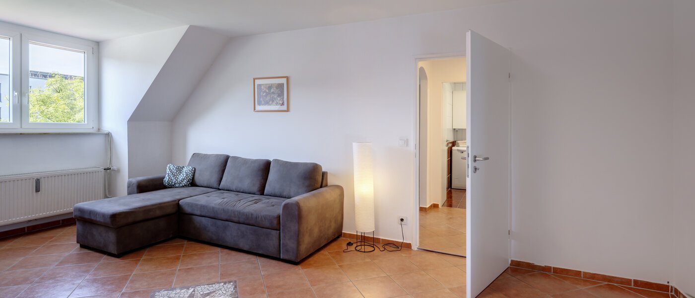 мансардная квартира München Trudering 02 гостиная 9072