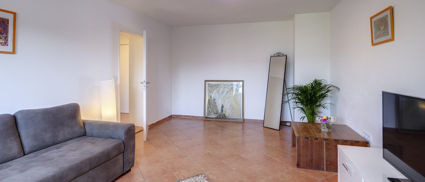 мансардная квартира München Trudering 03 гостиная 9072