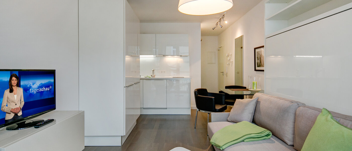 квартира München Schwabing-Nord (zw. Leopoldstraße & Englischen Garten) 05 гостиная 9075