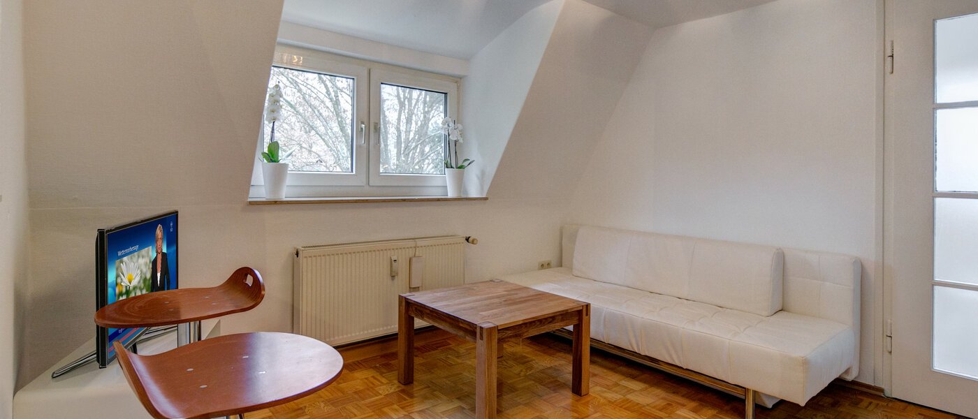 мансардная квартира Gräfelfing 02 гостиная 9079