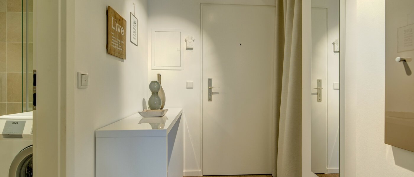 квартира München Maxvorstadt - Universitätsviertel 01 коридор 9083