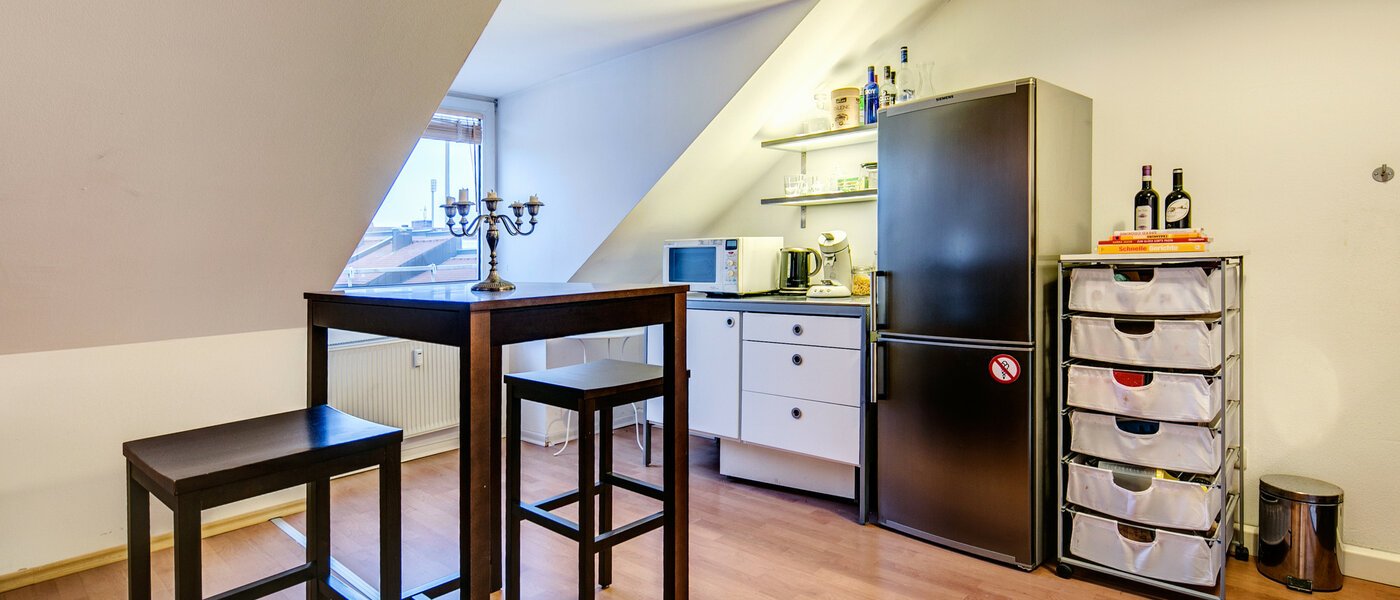 мансардная квартира München Obergiesing 01 кухня 9124