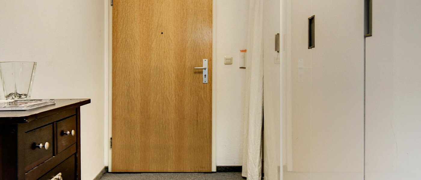 мансардная квартира München Obergiesing 01 коридор 9124