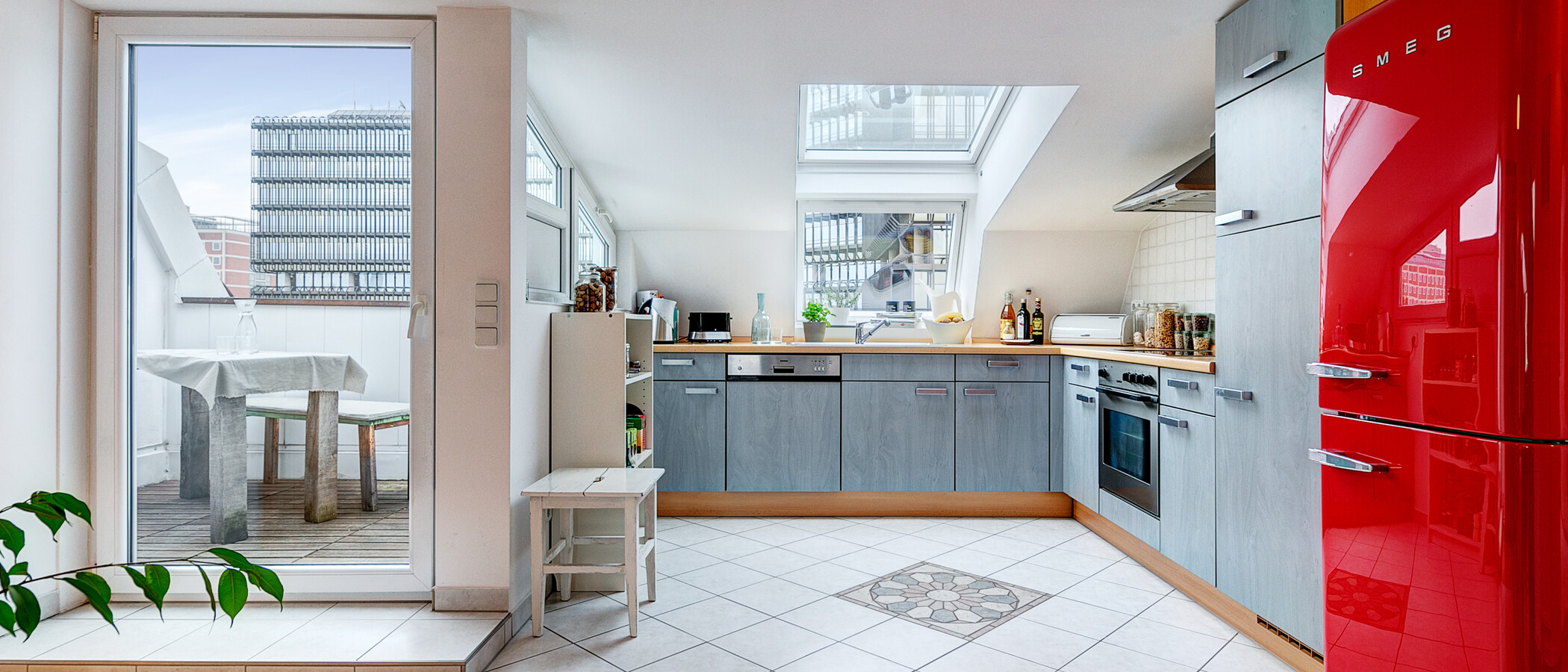 мансардная квартира München Gärtnerplatzviertel 01 кухня 9135