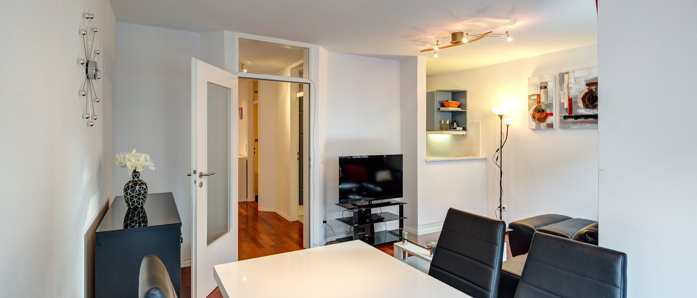 квартира München Schwabing-West 04 гостиная 9187