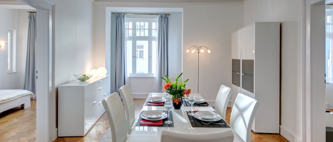 квартира München Maxvorstadt - Rund um den Josephplatz 01 столовая 926