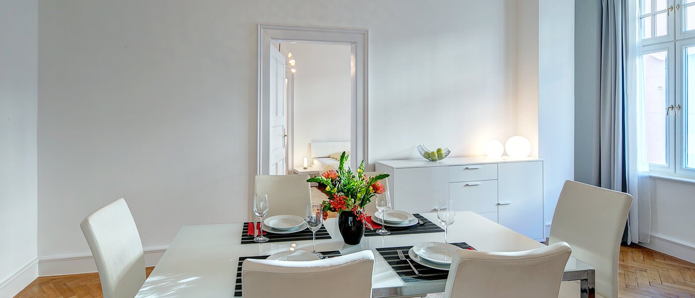 квартира München Maxvorstadt - Rund um den Josephplatz 05 столовая 926