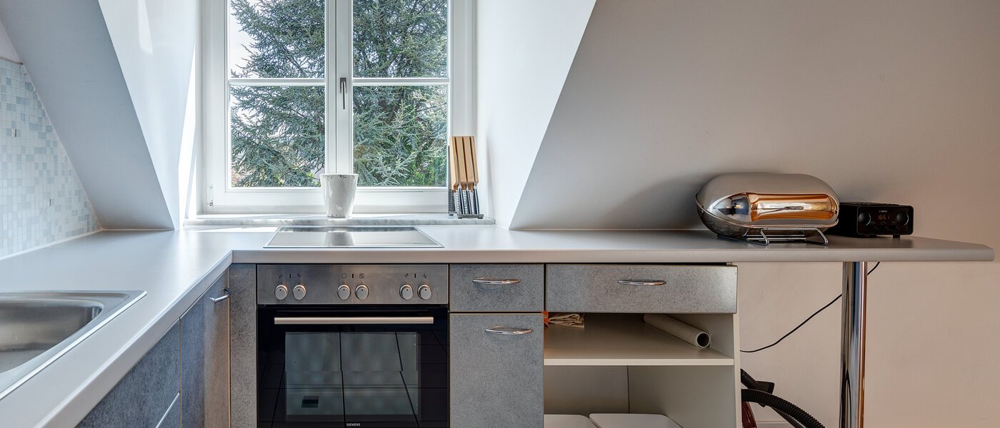 мансардная квартира München Bogenhausen 02 кухня 9274