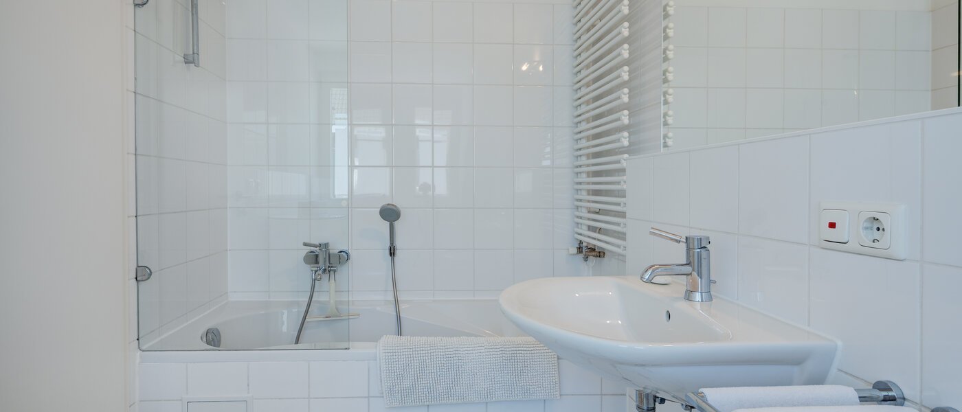 мансардная квартира München Bogenhausen 02 ванная комната 9274