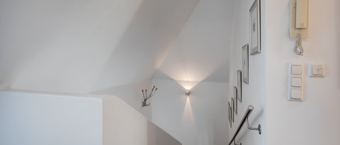 мансардная квартира München Bogenhausen 04 коридор 9274