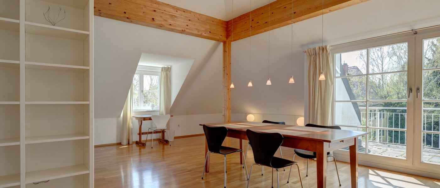 мансардная квартира München Bogenhausen 05 гостиная 9274