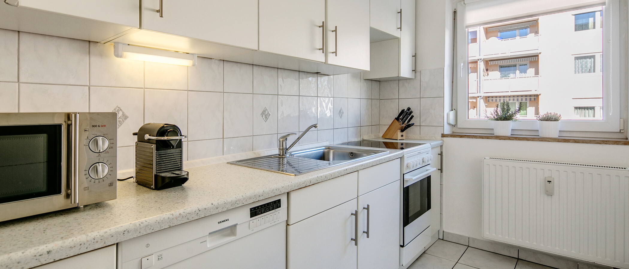 квартира München Untermenzing 01 кухня 9300