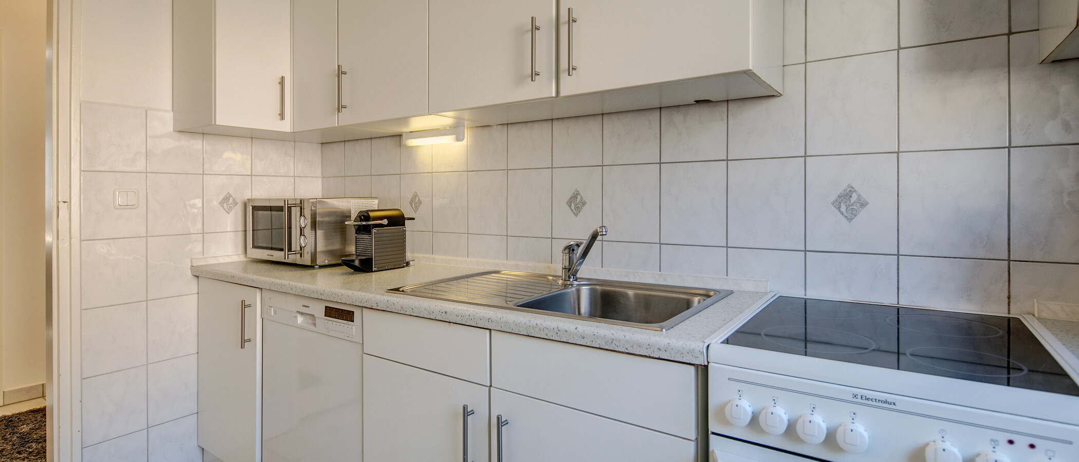 квартира München Untermenzing 04 кухня 9300