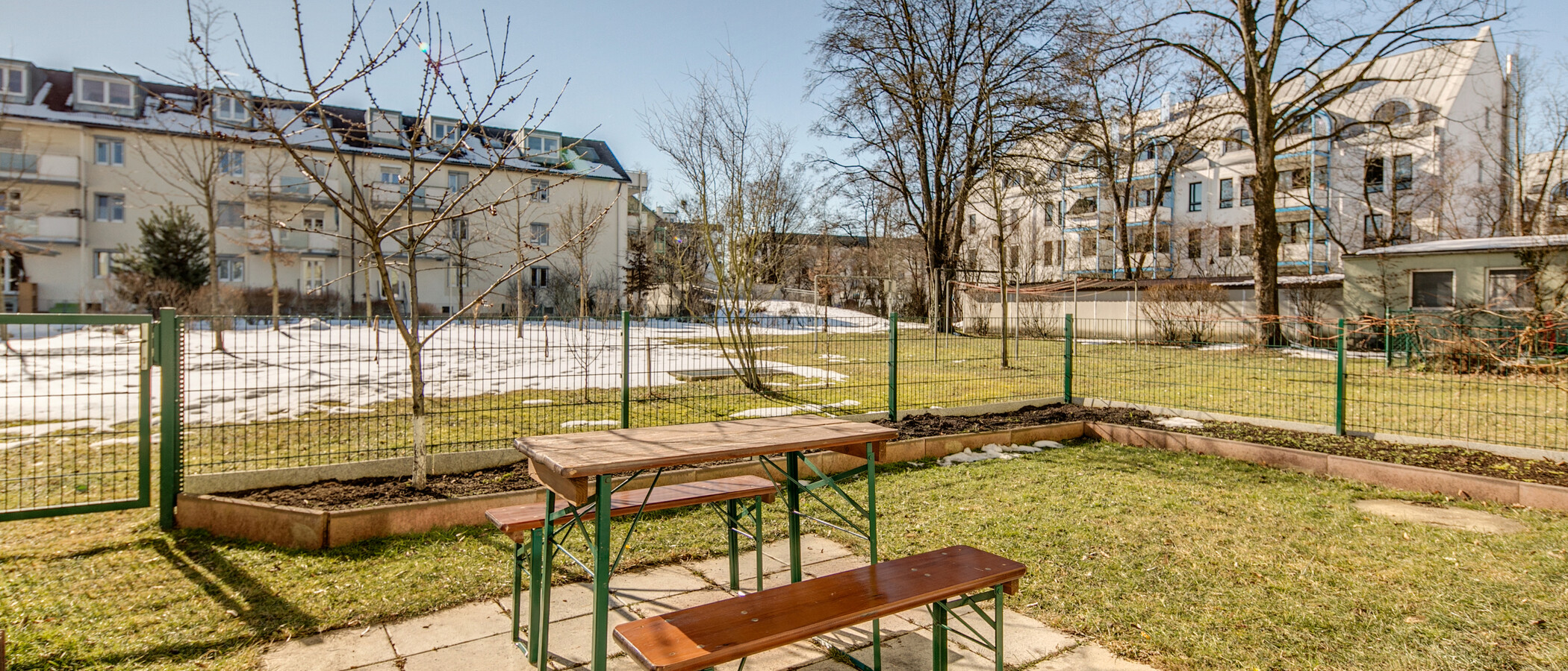 квартира München Untermenzing 01 сад 9300